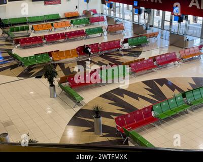 Johannesburg, Afrique du Sud. 07.03..24. Vue d'ensemble du coin salon à la porte d'embarquement de l'aéroport Banque D'Images