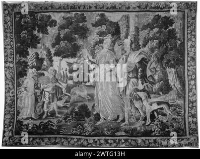 Diana et Apollon chassent le cerf. Inconnu c. 1680-1700 dimensions de tapisserie : H 8'4' x l 11'5' tapisserie matériaux/techniques : inconnu culture : Centre de tissage français : Aubusson histoire de propriété : Français & Co. reçu de MRS J. Larus, 8/1952 ; retourné le 23/04/1954. Dans le paysage avec des arbres et des plantes à fleurs, Diana et Apollo debout avec flèche et arc, près du chien au premier plan; couple supplémentaire avec des armes similaires en arrière-plan (l) près du chien courant après le cerf (BRD) guirlande florale (l BRD) habitée par oiseau et avec des feuilles d'acanthe Français et Co. feuille de stock dans les archives, 52489-x Banque D'Images