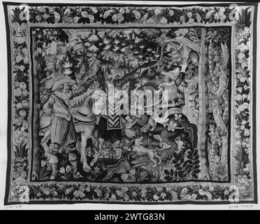 Paysage avec messieurs qui se faufilent. Inconnu c. 1625-1650 dimensions de tapisserie : H 9' x l 11'4' tapisserie matériaux/techniques : inconnu culture : Centre de tissage français : Aubusson historique de propriété : Français & Co. acheté de J. T. Pratt, reçu le 2/17/1922 (écrit au stylo : 10/9/1929) ; vendu à Henri Van Hove le 3/31/1956. Dans un paysage avec des arbres fruitiers et des plantes à fleurs, cavaliers élégamment habillés se faufilant avec un paquet de chiens de chien courant (R) ; fauconnier démonté avec un oiseau sur son bras et à côté du cheval tenant le marié (l) ; construction à distance (BRD) guirlande de fruits avec des fleurs et des feuilles d'acanthe, entrecoupées de bir Banque D'Images