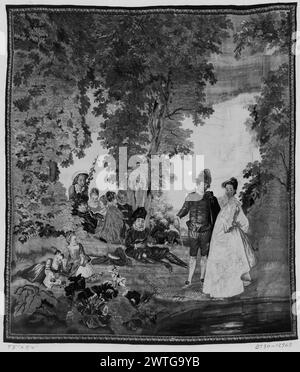 Fontaine. Watteau, Jean Antoine (français, 1684-1721) (dessiné après) [peintre] Pater, Jean-Baptiste Joseph (français, 1695-1736) (dessiné après) [peintre] Bradshaw, George Smith (britannique, 1717-1812) (atelier) [tisserand] c. 1730-1760 dimensions de la tapisserie : H 8'4' x W 7'5' matériaux/techniques : inconnu culture : Centre de tissage anglais : Londres histoire de la propriété: French & Co. acheté à la Galerie d'art espagnole, 8/7/1914 [SS 5639a]. French & Co. acheté à J. Widener, facturé le 14/06/1924. [SS 12968]. French & Co. acheté de L. [Louis ?] Koons, facturé le 8/19/1925 [SS 13588]. Français et Banque D'Images