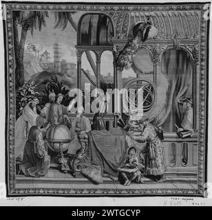 Astronomes. Vernansal, Guy-Louis (français, 1648-1729) (auteur de design, attr.) [Peintre] Monnoyer, Jean-Baptiste (français, 1636-1699) (auteur du dessin) [peintre] Belin, Jean-Baptiste I (français, 1653-1715) (auteur du dessin) [peintre] c. 1700-1725 tapisserie dimensions : H 9'9' x l 10'4' tapisserie matériaux/techniques : inconnue culture : Centre de tissage français : Beauvais histoire de propriété : Français & Co. acheté de J. Seligmann sons, reçu le 6/15/1920 (ou le 23/12/1920); vendu à I. M. Stettenheim 11/10/1921 [SS 22711]. French & Co. acheté à la succession de Fred Stettenheim, reçu le 14 septembre 1949 ; vendu à Banque D'Images