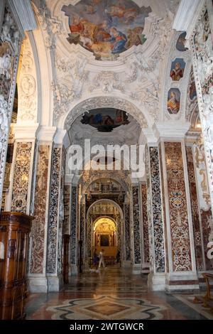 Intérieur de l'église baroque de Jésus, également connue sous le nom de Casa Professa, à Palerme Banque D'Images