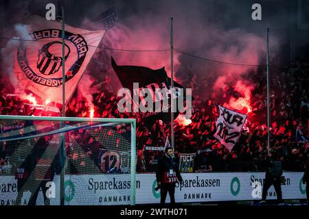 Odense, Danemark. 17 mars 2024. Les fans de football d'Odense BK vus lors du match de 3F Superliga entre Odense BK et FC Copenhagen au nature Energy Park à Odense. (Crédit photo : Gonzales photo/Alamy Live News Banque D'Images