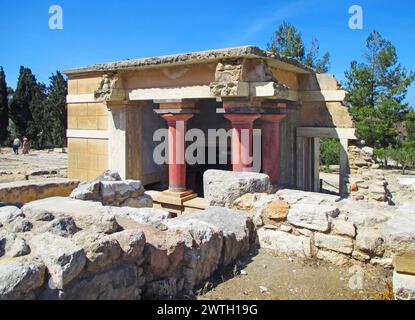 North Lustral Basin, étonnantes structures souterraines dans le site archéologique de Knossos, Palais de Knossos, île de Crète, Grèce Banque D'Images