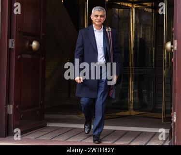 Londres, Angleterre, Royaume-Uni. 18 mars 2024. Le maire de Londres, SADIQ KHAN, est vu à Westminster lors de la ronde de diffusion du matin. (Crédit image : © Thomas Krych/ZUMA Press Wire) USAGE ÉDITORIAL SEULEMENT! Non destiné à UN USAGE commercial ! Banque D'Images