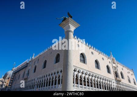 Détail de la façade principale du Dodge Palace sur la place San Marco, Venise. Banque D'Images