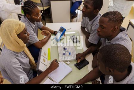 Gymnase Wissenschaftliches au Burkina Faso à Ouagadougou, 05.03.2024. Die Schule wird durch die Weltbank finanziert. Ouagadougou Burkina Faso *** Lycée scientifique au Burkina Faso à Ouagadougou, 05 03 2024 L'école est financée par la Banque mondiale Ouagadougou Burkina Faso Copyright : xUtexGrabowskyxphotothek.dex Banque D'Images