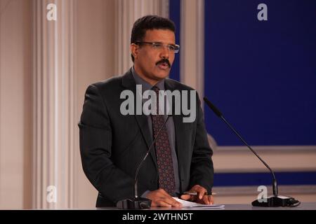 Auvers sur Oise, France. 16 mars 2024. M. Mohammed Saleh Ahmed Jumeh, Ambassadeur du Yémen auprès de l'UNESCO, s'exprimant lors de la conférence. Au milieu du mois sacré du Ramadan, des dirigeants musulmans de France, Jordanie, Syrie, Tunisie, Algérie, le Yémen, la Palestine et d’autres Nations du moyen-Orient ont assisté à une conférence au siège du CNRI le 16 mars 2024, à Auvers-sur-Oise, en France. Crédit : SOPA images Limited/Alamy Live News Banque D'Images