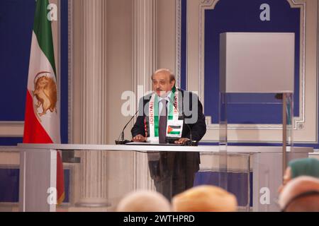 Auvers sur Oise, France. 16 mars 2024. L'ancien ministre jordanien de la culture, Barakat Awajan, s'exprimant lors de la conférence. Au milieu du mois sacré du Ramadan, des dirigeants musulmans de France, Jordanie, Syrie, Tunisie, Algérie, le Yémen, la Palestine et d’autres Nations du moyen-Orient ont assisté à une conférence au siège du CNRI le 16 mars 2024, à Auvers-sur-Oise, en France. (Photo de Siavosh Hosseini/SOPA images/Sipa USA) crédit : Sipa USA/Alamy Live News Banque D'Images