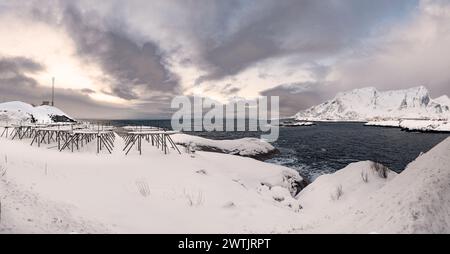 Séchoirs à morue à Hamnoy sur les Lofoten, Norvège Banque D'Images