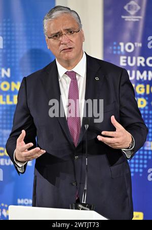 Vasco Alves Cordeiro, président du Comité européen des régions, photographié lors d’une conférence de presse lors du 10e Sommet européen des régions et des villes de l’Union européenne, lundi 18 mars 2024 à Mons. Le sommet, organisé par le Comité des régions et la région wallonne, accueillera des milliers de maires, de conseillers municipaux, de ministres régionaux et de décideurs européens et mondiaux de haut niveau pour discuter de solutions locales concrètes et innovantes aux défis émergents auxquels sont confrontés les citoyens et les territoires. BELGA PHOTO ERIC LALMAND Banque D'Images