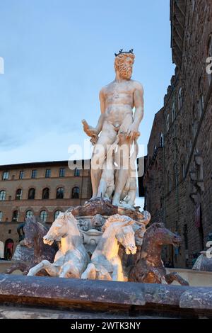 La fontaine de Neptune à Florence, Italie, située sur la Piazza della Signoria, en face du Palazzo Vecchio. Banque D'Images