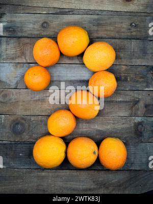 Oranges placées en forme de 2 Banque D'Images