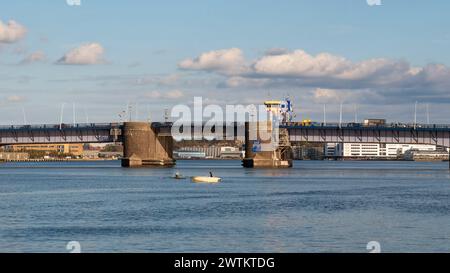 Limfjordsbroen, pont sur Limfjord, reliant Aalborg et Nørresundby, Nordjylland, Danemark Banque D'Images