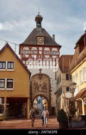 Balade automnale à Bietigheim-Bissingen : bonheur familial en Allemagne. Explorer Bietigheim-Bissingen : aventure automnale en famille en Allemagne. Des moments chéris Banque D'Images