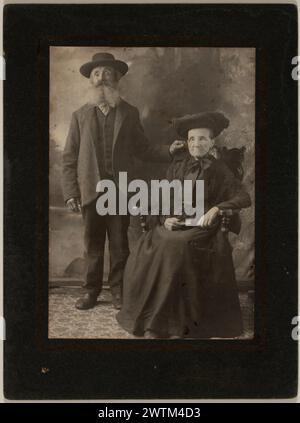 Estampe argentée sur gélatine - MM. Adrien et Adèle Lauzon, Terrebonne, Québec, vers 1906 Sinaï Latendresse (1868-1944) Banque D'Images