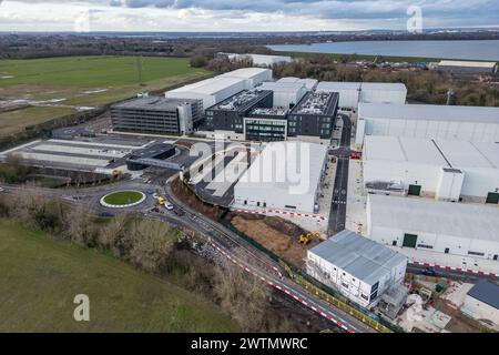 Vue aérienne de la nouvelle extension de Shepperton Studios, achevée en juin 2023, Sheppertton, Royaume-Uni. Banque D'Images