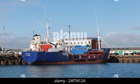 Reykjavik, Islande - 4 avril 2017 : le navire Laugarnes est amarré au port. Pétrolier Banque D'Images