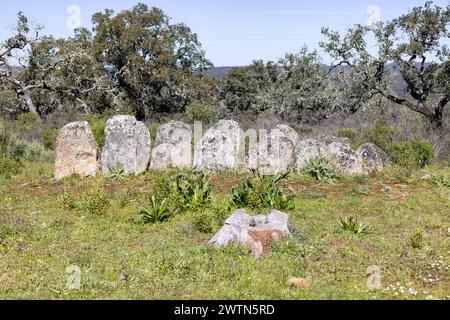 Monolithe numéro 3, qui fait partie du complexe dolmen de Gabrieles, dans la municipalité de Valverde del Camino, province de Huelva, Andalousie, Espagne Banque D'Images