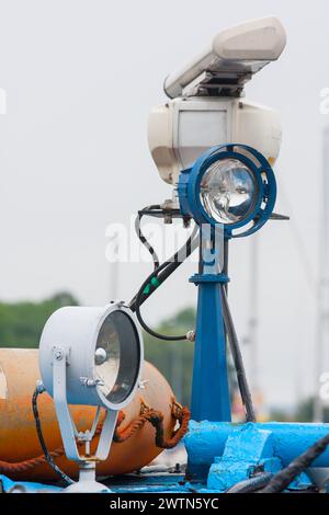 Bateau de pêche environ, équipement sur le bateau, lumière, machine de réseau, ascenseur Banque D'Images