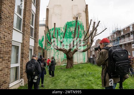Banksy Tree mural Hornsey Road Finsbury Park Londres 18 mars 2024 Banque D'Images