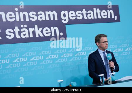 Veranstaltung der CDU Veranstaltung der CDU Deutschlands im Konrad-Adenauer-Haus mit dem Thema Chancenland Deutschland Integration gemeinsam gestalten, Zusammenhalt stärken. Carsten Linnemann, Stellvertretender Vorsitzender Berlin Berlin GER *** Evénement organisé par la CDU Evénement organisé par la CDU Allemagne à la Konrad Adenauer Haus sur le thème de l'Allemagne en tant que terre d'opportunités - façonner l'intégration ensemble, renforcer la cohésion Carsten Linnemann, vice-président Berlin GER Banque D'Images