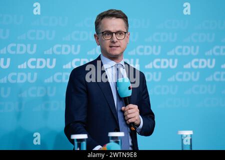 Carsten Linnemann, Veranstaltung der CDU Veranstaltung der CDU Deutschlands im Konrad-Adenauer-Haus mit dem Thema Chancenland Deutschland Integration gemeinsam gestalten, Zusammenhalt stärken. Carsten Linnemann, Stellvertretender Vorsitzender Berlin Berlin GER *** Carsten Linnemann, événement organisé par la CDU Evénement organisé par la CDU Allemagne à la Konrad Adenauer Haus sur le thème de l'Allemagne en tant que terre d'opportunités - façonner l'intégration ensemble, renforcer la cohésion Carsten Linnemann, vice-président Berlin GER Banque D'Images