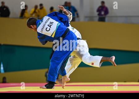 Santiago, Chili, le 28 octobre 2023, Juan Postigos (PER) vs Julien Frascadore (CAN) pendant Judo - hommes -66kg aux Jeux panaméricains de 2023 Banque D'Images