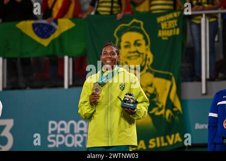 Santiago, Chili, 28 octobre 2023, Rafaela Silva (BRA), or, lors du Judo - femmes -57kg podium aux Jeux panaméricains de 2023 Banque D'Images