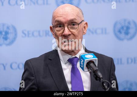 Robert Floyd, Secrétaire exécutif de l'Organisation du Traité d'interdiction complète des essais nucléaires, s'adresse à la presse au Siège de l'ONU à New York le 18 mars 2024 Banque D'Images