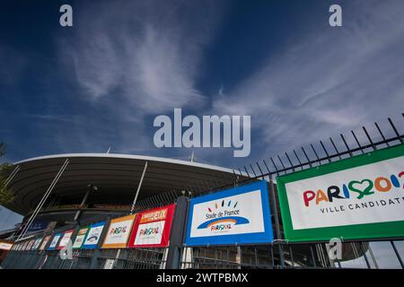 Publicité pour Paris2012 au stade de France à Saint Denis en 2005. Comme on le sait Paris perdu et les Jeux Olympiques de 2012 ont eu lieu à Londres. Paris devait le faire Banque D'Images