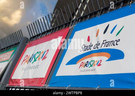 Publicité pour Paris2012 au stade de France à Saint Denis en 2005. Comme on le sait Paris perdu et les Jeux Olympiques de 2012 ont eu lieu à Londres. Paris devait le faire Banque D'Images