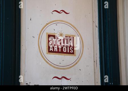 Bordeaux , France - 03 12 2024 : bière Stella Artois belgique Brasserie restaurant signe texte et logo de marque sur façade murale pub bar belge Banque D'Images