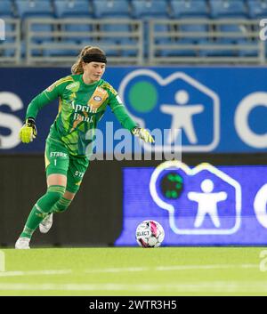 Oslo, Norvège. 18 mars 2024. Oslo, Norvège, 18 mars 2024 : la gardienne Tove Evelina Enblom (1 Valerenga) est vue lors du match de football de la Toppserien League entre Valerenga et Stabaek à Intility Arena à Oslo, Norvège (Ane Frosaker/SPP) crédit : SPP Sport Press photo. /Alamy Live News Banque D'Images