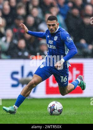 Karlan Grant de Cardiff City en action lors du Sky Bet Championship match au stade Swansea.com de Swansea. Date de la photo : samedi 16 mars 2024. Banque D'Images