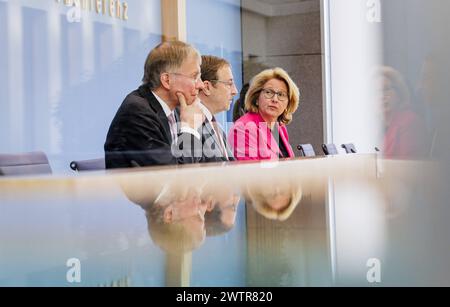 Svenja Schulze SPD, Bundesministerin fuer wirtschaftliche Zusammenarbeit und Entwicklung, Berlin, 19.03.2024. Berlin Deutschland *** Svenja Schulze SPD , Ministre fédéral de la coopération économique et du développement, Berlin, 19 03 2024 Berlin Allemagne Copyright : xUtexGrabowskyxphotothek.dex Banque D'Images