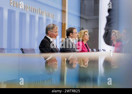 Svenja Schulze SPD, Bundesministerin fuer wirtschaftliche Zusammenarbeit und Entwicklung, Berlin, 19.03.2024. Berlin Deutschland *** Svenja Schulze SPD , Ministre fédéral de la coopération économique et du développement, Berlin, 19 03 2024 Berlin Allemagne Copyright : xUtexGrabowskyxphotothek.dex Banque D'Images