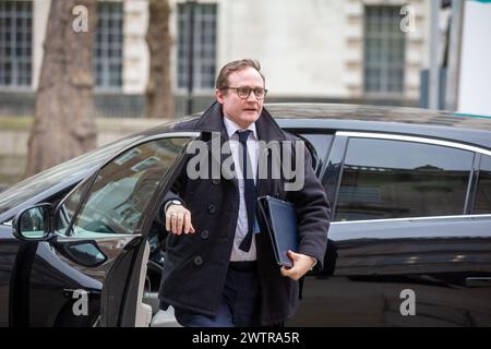 Londres, Angleterre, Royaume-Uni. 19 mars 2024. Le ministre de la sécurité TOM TUGENDHAT est vu arriver à la réunion du cabinet. (Crédit image : © Tayfun Salci/ZUMA Press Wire) USAGE ÉDITORIAL SEULEMENT! Non destiné à UN USAGE commercial ! Crédit : ZUMA Press, Inc/Alamy Live News Banque D'Images