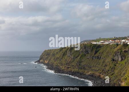 Côte à Relva près de Ponta Delgada. Île de Sao Miguel, Açores, Portugal Banque D'Images