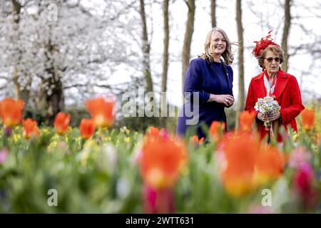 LISSE - réalisatrice Keukenhof Sandra Bechtholt et Princesse Margriet lors de l'ouverture du Keukenhof. L’exposition de fleurs célèbre son 75e anniversaire. ANP ROBIN VAN LONKHUIJSEN pays-bas OUT - belgique OUT Banque D'Images