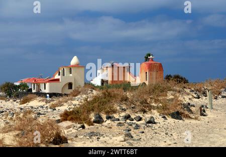 Maison de rêve conçue par l'architecte et artiste canarien Antonio Padrón Barrera, la plage de la Concha, El Cotillo, Fuerteventura, Îles Canaries, Espagne. Banque D'Images