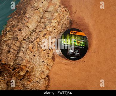 Mansfield, Nottingham, Royaume-Uni, 20 mars 2024 : image de produit studio de Fox illusion Fluro carbone ligne principale. Banque D'Images