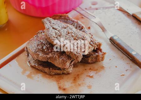 morceaux de steaks pilés Banque D'Images