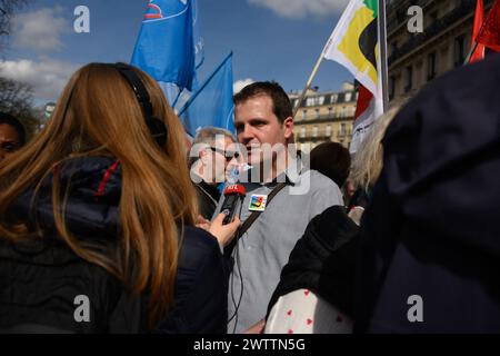 Secrétaire général du syndicat des fonctionnaires FSU Benoit teste lors d'une manifestation de la fonction publique dans le cadre d'un appel national des syndicats (CFDT, CFE-CGC, CGT, FA, FO, FSU, solidaires et UNSA) pour de meilleurs salaires, à Paris, France, le 19 mars 2024. Les syndicats de la fonction publique appellent les 5,7 millions de fonctionnaires français à manifester, quatre mois avant les Jeux Olympiques et Paralympiques, au cours desquels les syndicats CGT et FO ont déjà promis de déposer des avis de grève. Photo Pierrick Villette/ABACAPRESS.COM Banque D'Images