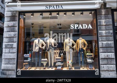 Venise, Italie- 27 février 2023 : la façade du magasin Spada à Venise Italie. Banque D'Images