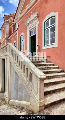 Escaliers d'entrée du Palais marques de Pombal, construit dans la seconde moitié du 18ème siècle dans les styles baroque et rococo, détails, Oeiras, Lisbonne, Portugal Banque D'Images