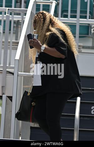 Miami Gardens, États-Unis. 19 mars 2024. MIAMI GARDENS, FL - 19 MARS : Serena Williams est vue quitter sa sœur venus tennis au Miami Open au Hard Rock Stadium, à Miami Gardens, FL (photo de Michele Eve Sandberg/Sipa USA) crédit : Sipa USA/Alamy Live News Banque D'Images