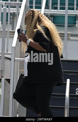 Miami Gardens, États-Unis. 19 mars 2024. MIAMI GARDENS, FL - 19 MARS : Serena Williams est vue quitter sa sœur venus tennis au Miami Open au Hard Rock Stadium, à Miami Gardens, FL (photo de Michele Eve Sandberg/Sipa USA) crédit : Sipa USA/Alamy Live News Banque D'Images