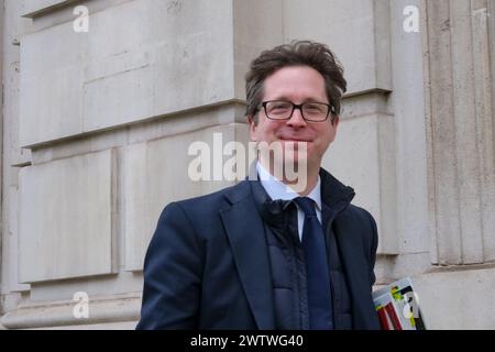 Londres, Royaume-Uni, 19 mars 2024. Le député Alex Burghart est vu à l'extérieur du bureau du Cabinet. Crédit : onzième heure photographie/Alamy Live News Banque D'Images