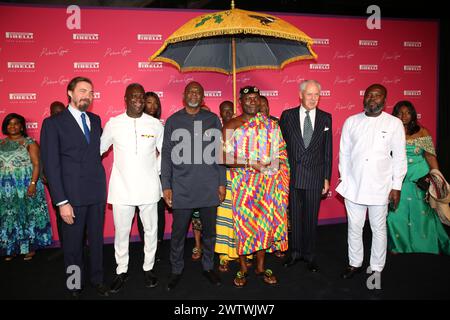 Prince Aimone de Savoie, Duc d'Aoste et Duc d'Apulia, l'Ambassadeur Royal S.A.R. Oheneba Yaw Otchere, S.A.R. Baafuor Agyei Fosu II, porte-parole sur BEH Banque D'Images